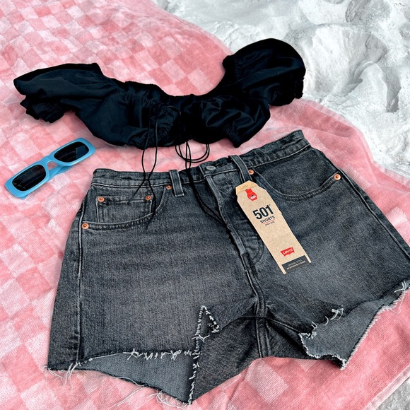 Levi’s 501 High Rise Shorts - Picture 6 of 7